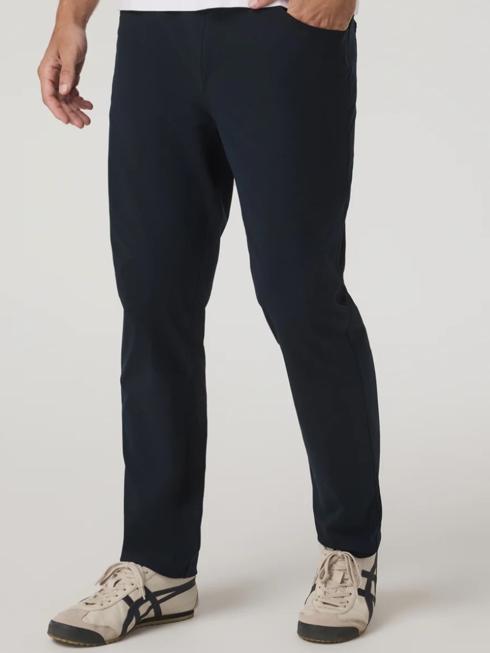 Vuori Meta Pants Men’s size 32 Navy Blue Stretch Performance Travel Casual 33 29